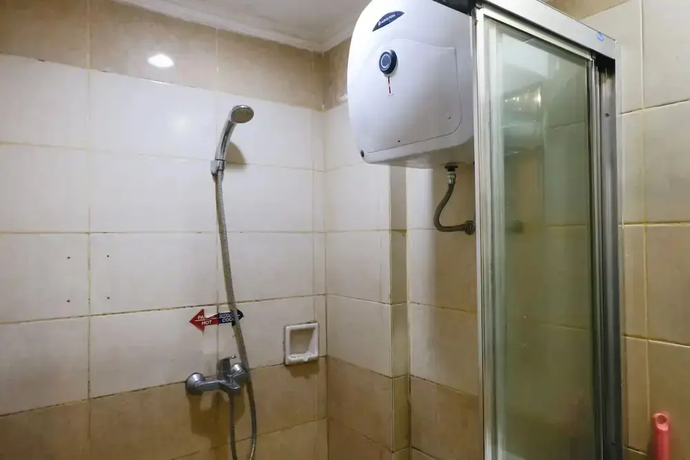 Бандунг: Homey Studio Room No Kitchen At Grand Setiabudi Apartment