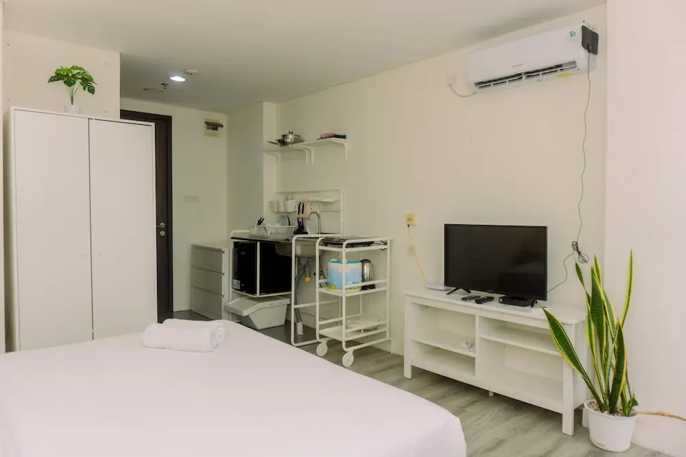 Южный Тангеранг: Comfortable And Homey Studio Bintaro Icon Apartment