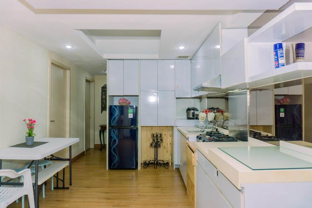 Джакарта: Elegant 2Br At The Wave Kuningan Apartment