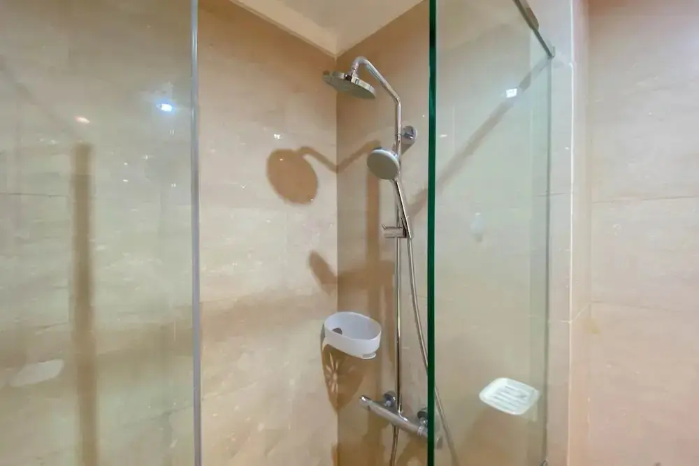 Джакарта: Comfort And Modern Studio Apartment At Menteng Park