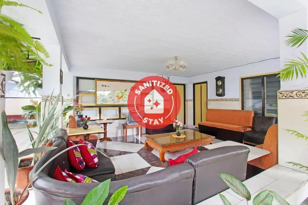 Матарам: OYO 91516 Wisata Hotel
