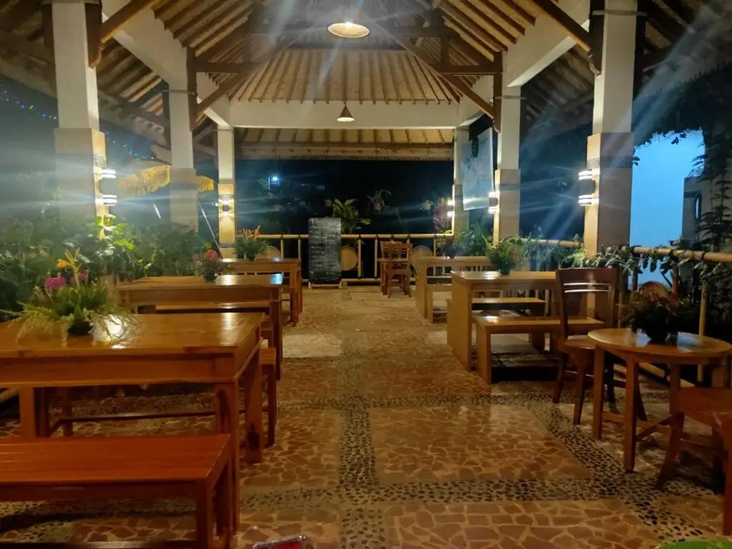 Сенару: Bale Sebaya Bungalows