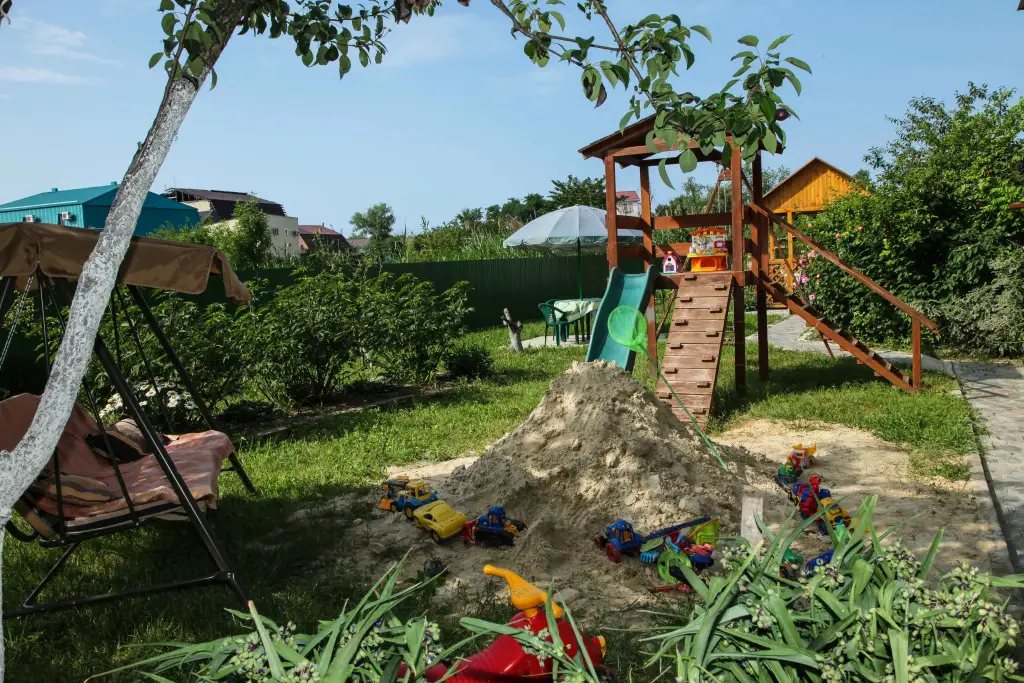 Голубицкая: Amur Guest House