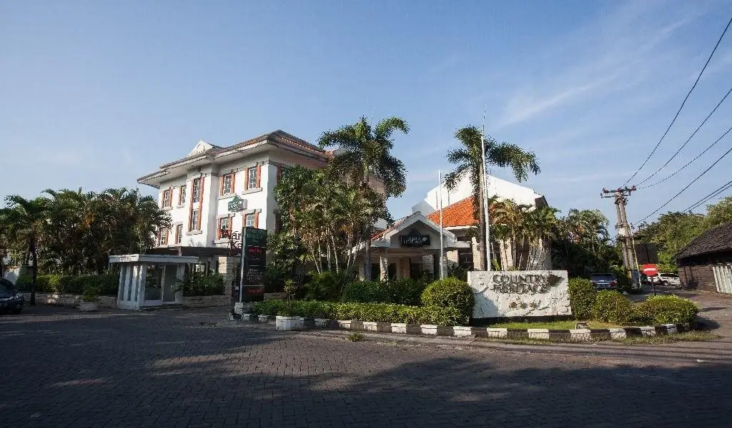 Сурабая: Country Heritage Resort Hotel by RedDoorz