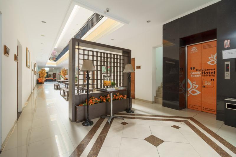 Бандунг: Alqueby Hotel by RedDoorz