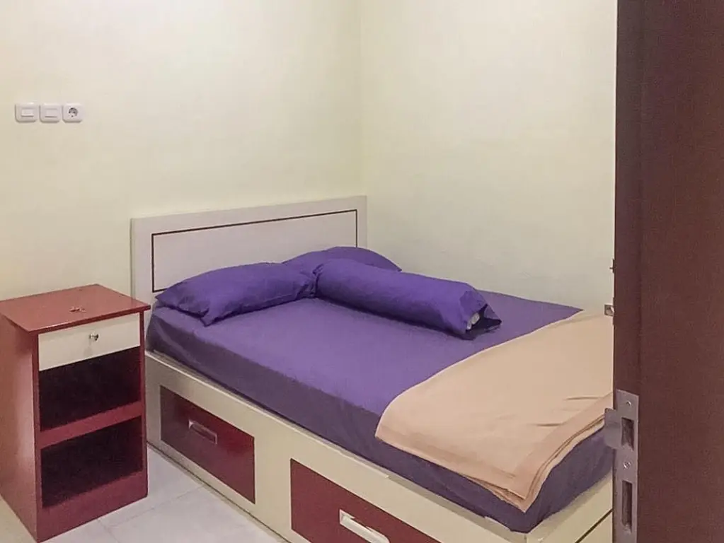 Калипуро: Zulfina Homestay Syariah RedPartner