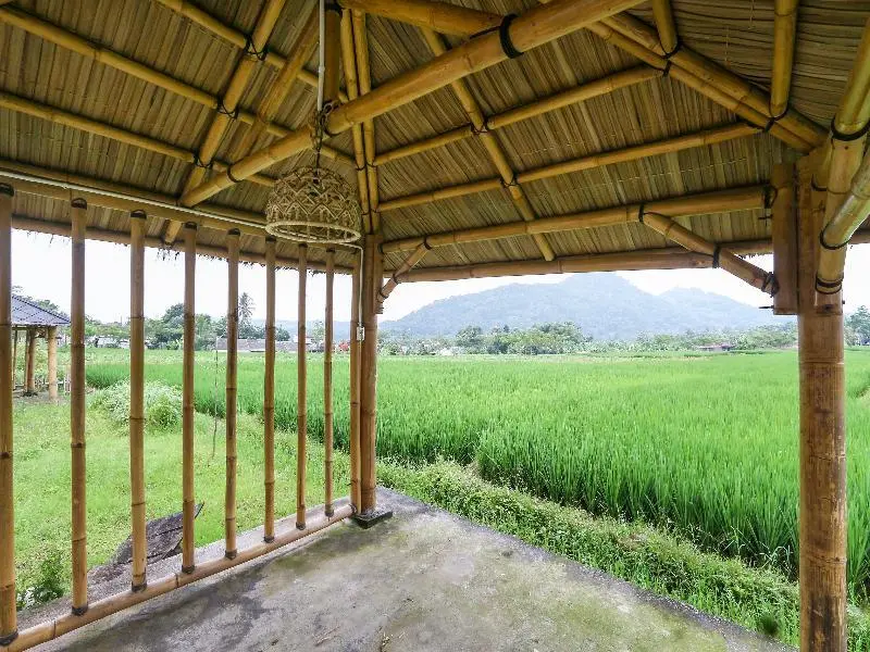 Унгаран: Desa Wisata Kreatif Perdamaian Srumbung Gunung By OYO