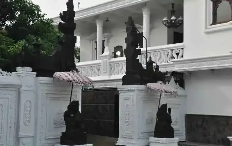 Караванг: Abah Hotel