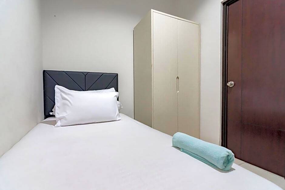 Караванг: Putri Residence Karawang RedPartner