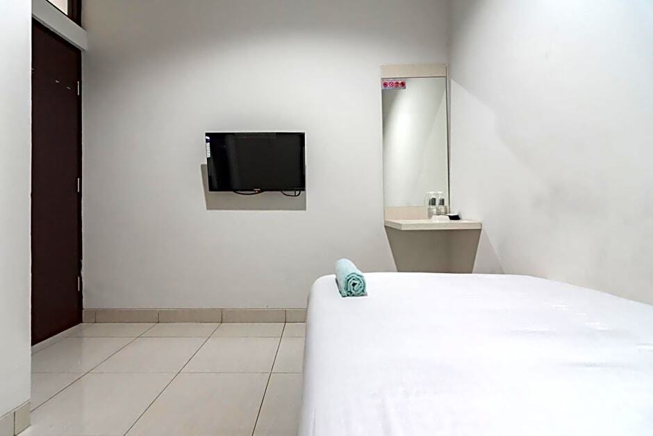 Караванг: Putri Residence Karawang RedPartner