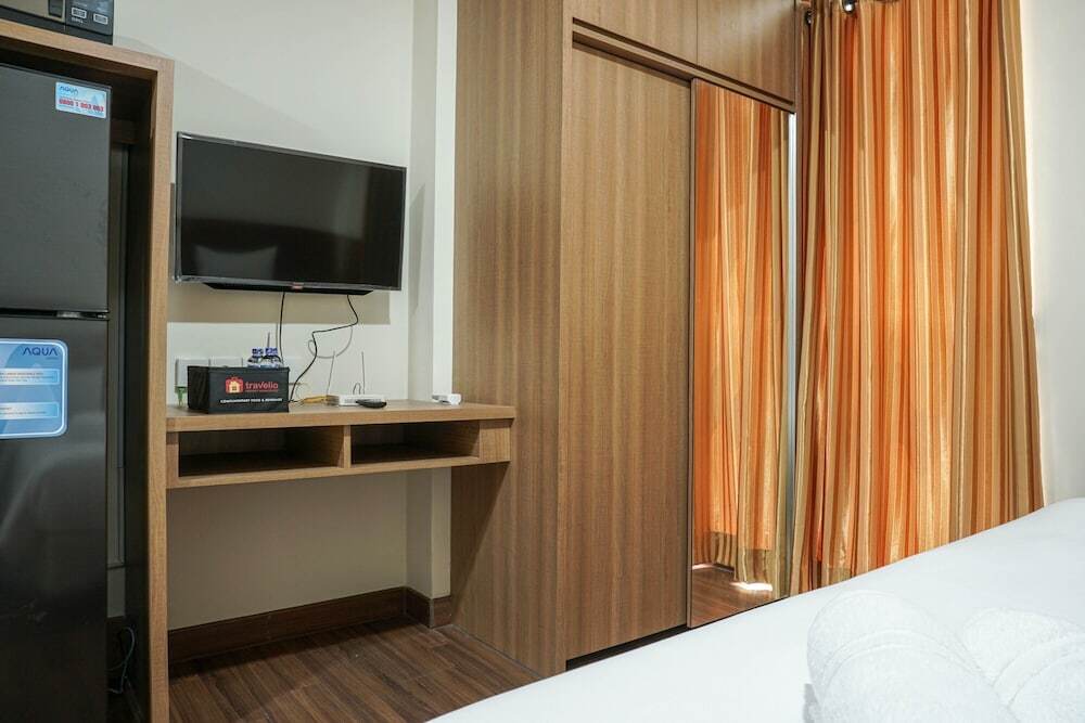 Джакарта: Minimalist And Comfy Puri Orchard Studio Apartment