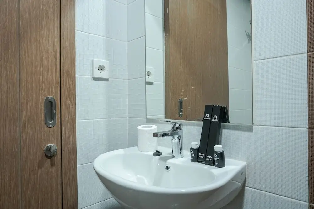 Джакарта: Minimalist And Comfy Puri Orchard Studio Apartment
