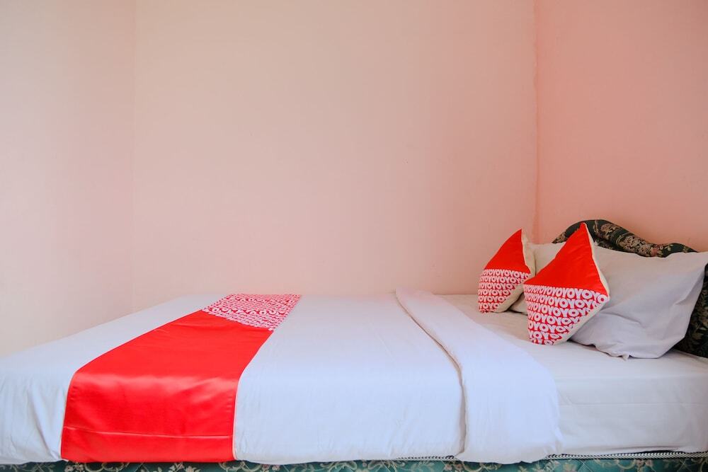 Нганджук: Hotel Istana Family by OYO Rooms