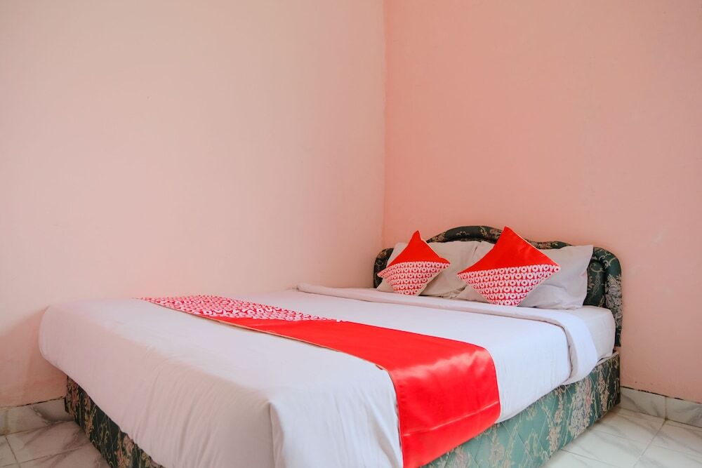 Нганджук: Hotel Istana Family by OYO Rooms