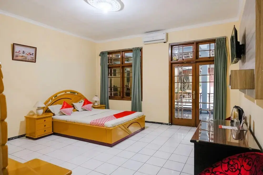 Нганджук: Hotel Istana Family by OYO Rooms