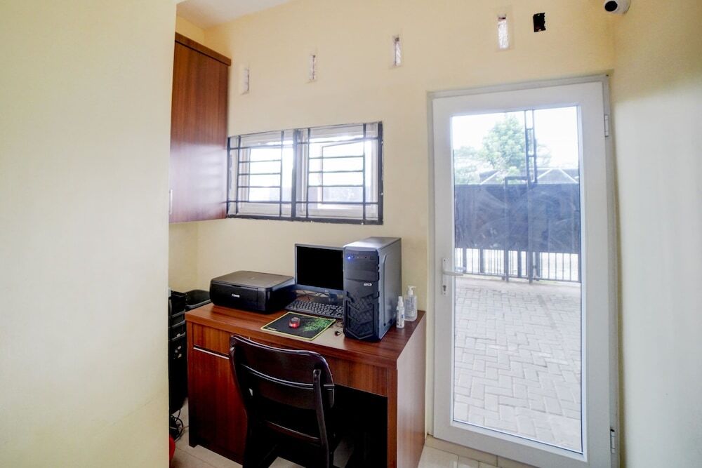 Медан: Teratai Homestay by Rooms