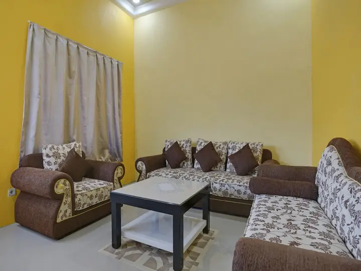 Бату: Villa & Guest House Panput By OYO