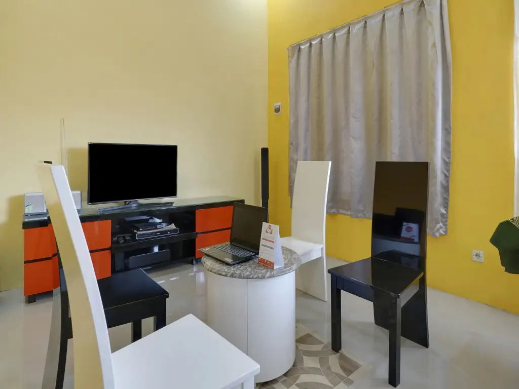 Бату: Villa & Guest House Panput By OYO