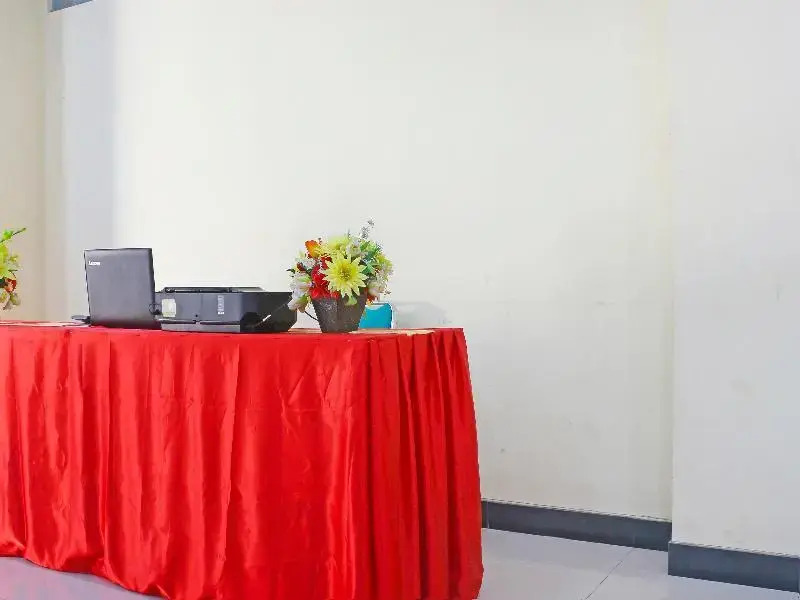 Сое: Collection O 91517 Hotel Gajah Mada Soe