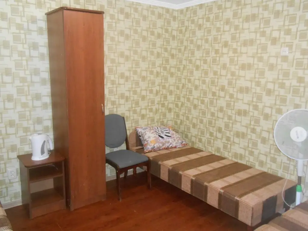 Небуг: Elena Guest House