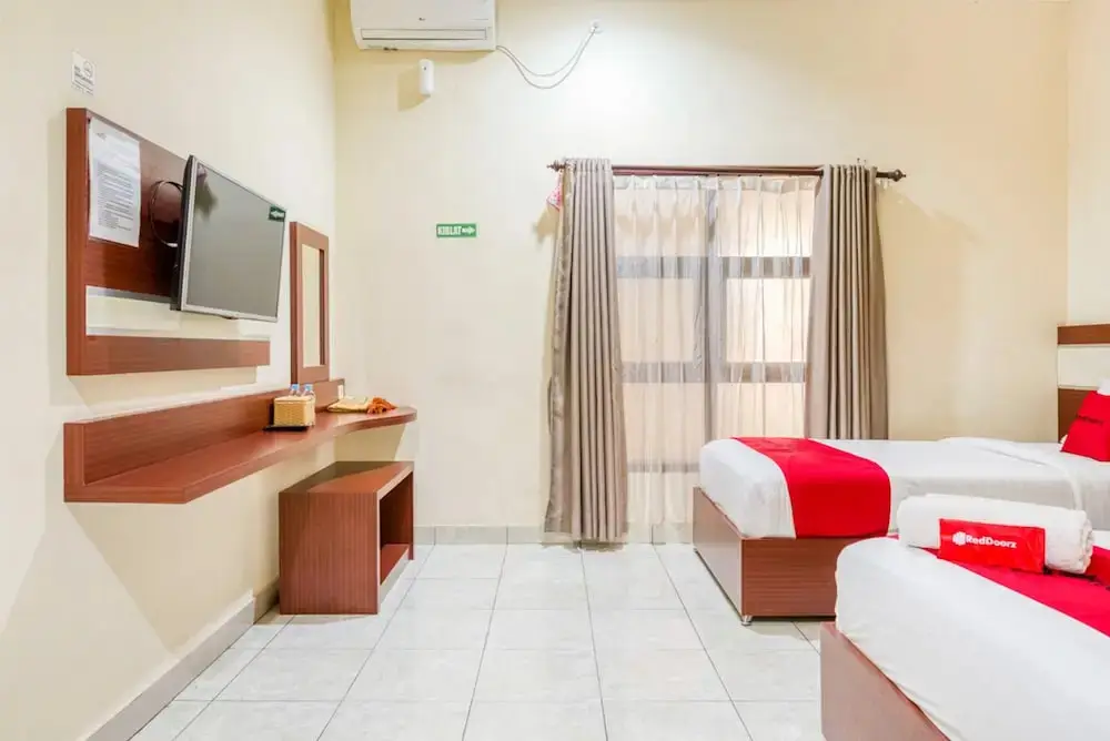 Маланг: Hasanah Guest House Gajayana by Reddoorz