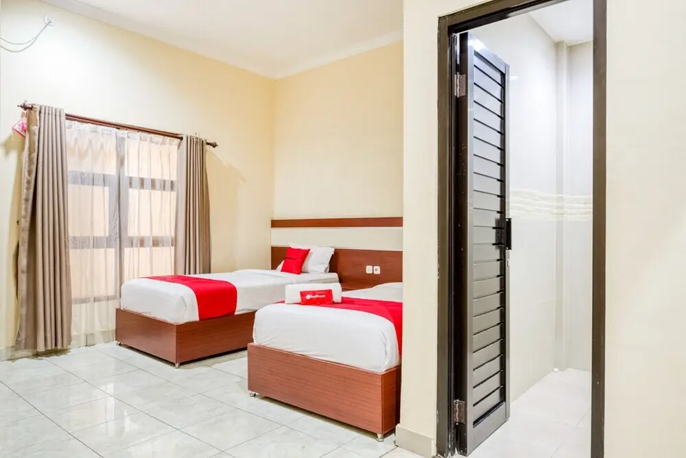 Маланг: Hasanah Guest House Gajayana by Reddoorz
