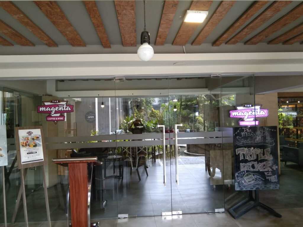 Чикаранг: Graha Makara Suite Hotel & Residence