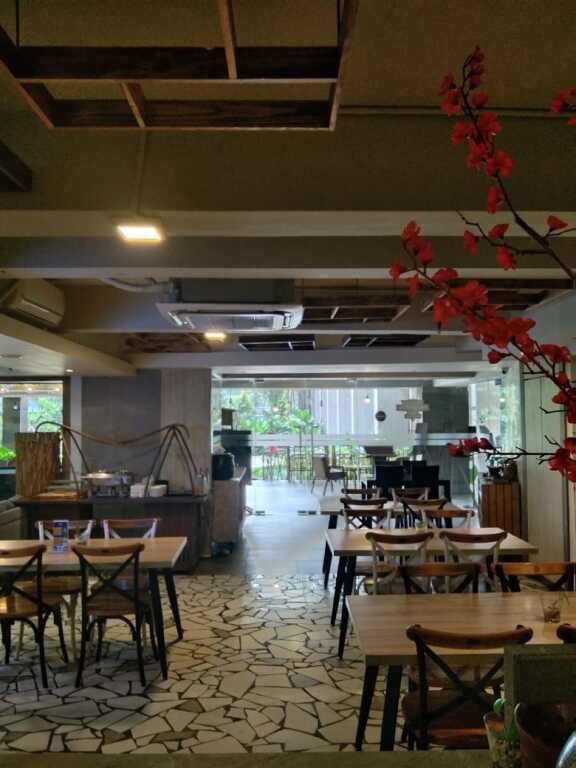 Чикаранг: Graha Makara Suite Hotel & Residence