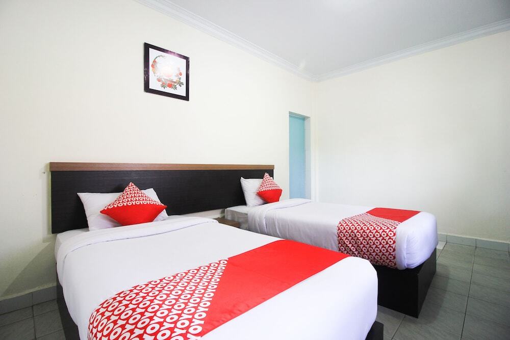 Пеканбару: Oyo 1298 Dlira Syariah Hotel