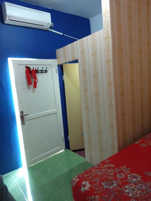 Медан: Kost 748 At (Ii)