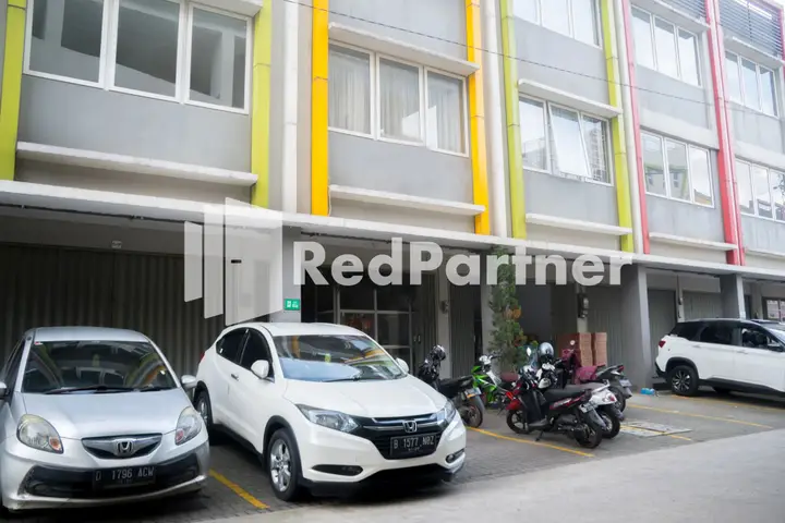 Бандунг: Hotel C18 @ Cibaduyut RedPartner