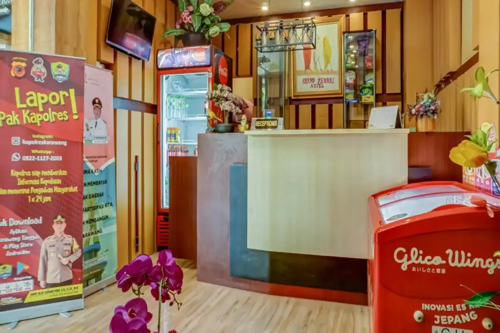 Караванг: Capital O 91034 Hotel Grand Kenari