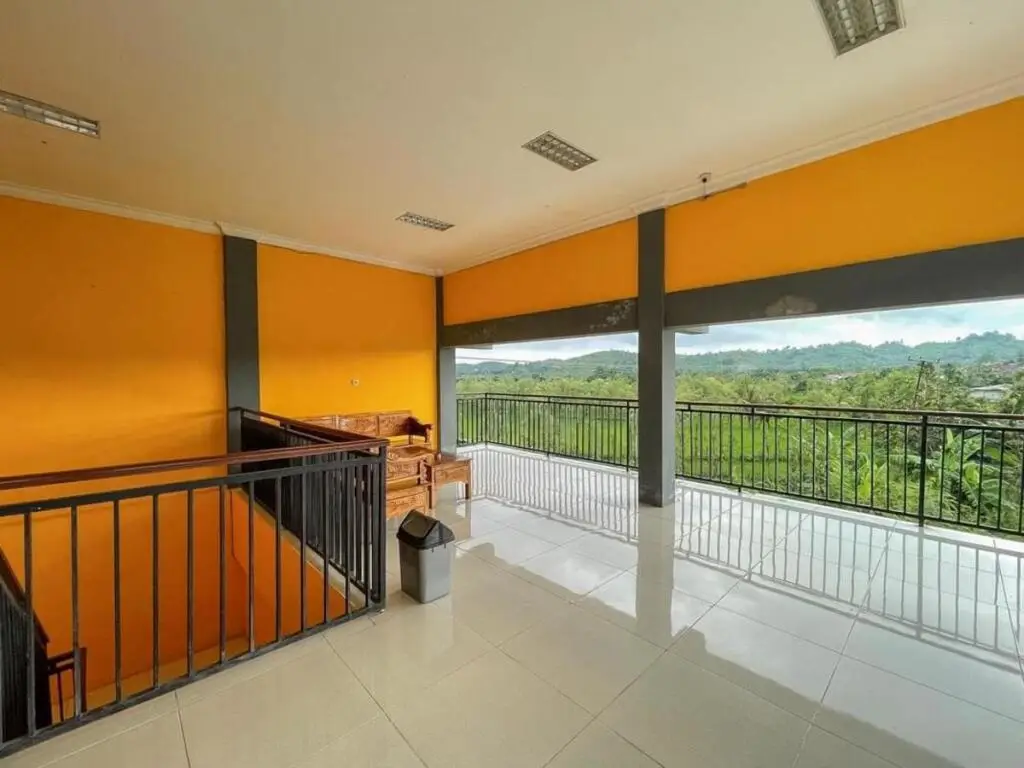 Jerowaru: RedDoorz @ Jalan Raya Kuta Lombok Mandalika
