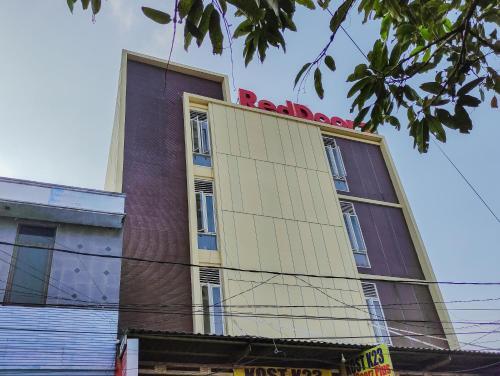 Сурабая: RedDoorz Plus At K23 Rungkut Madya
