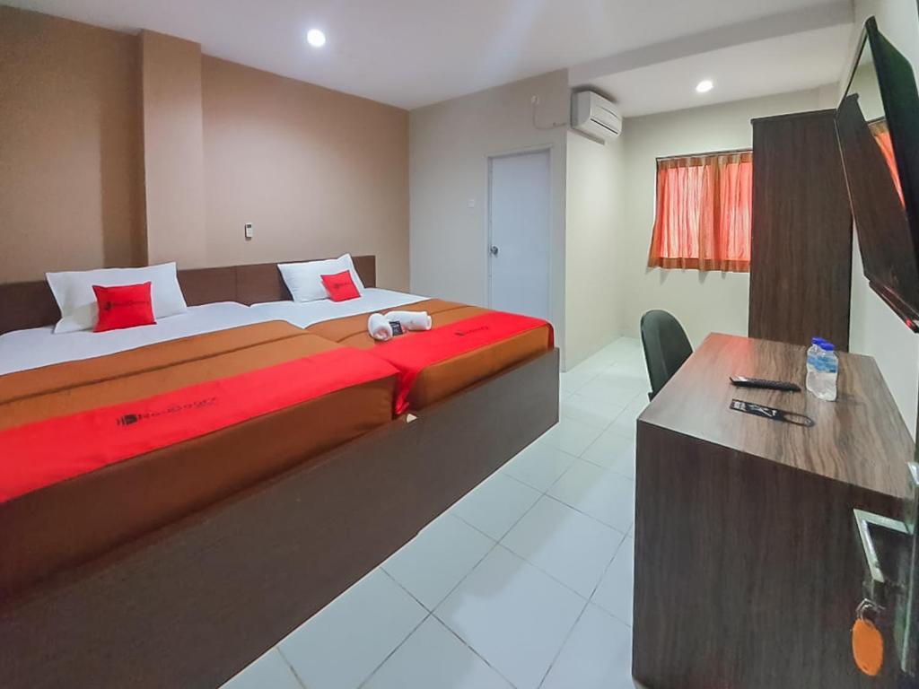 RedDoorz Plus At Pelita Guest House — фото 1
