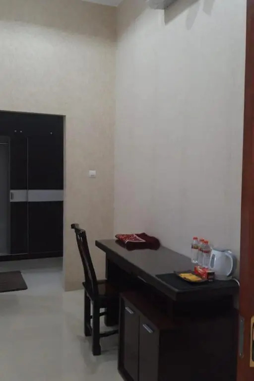 Сурабая: Koolkost at Tenggilis - Minimum Stay 30 Nights