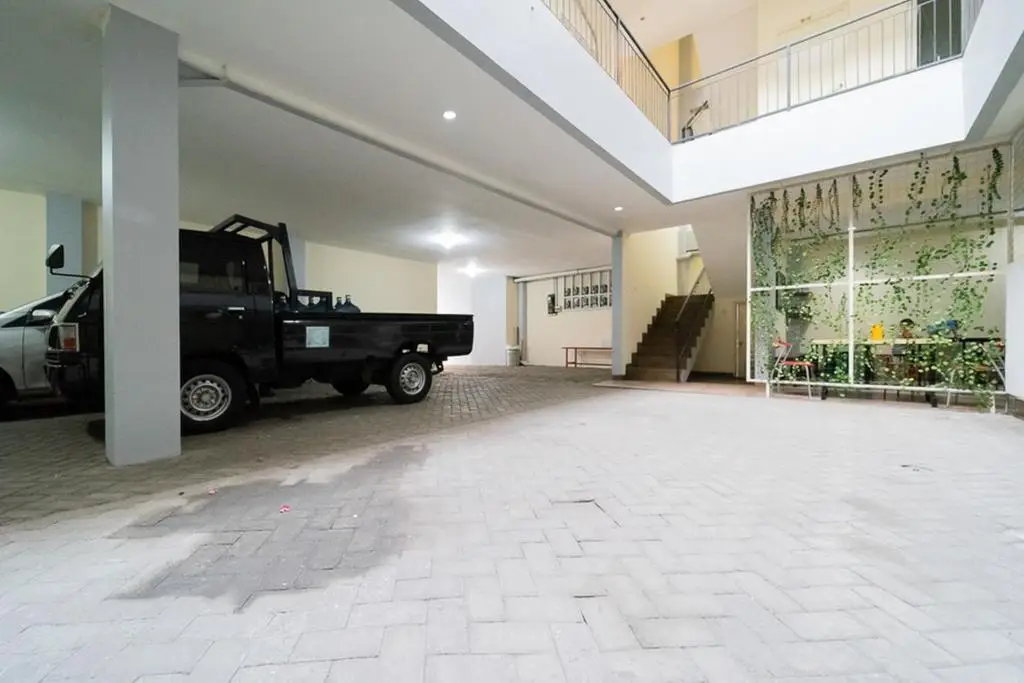 Джакарта: KoolKost near Ragunan Zoo - Minimum Stay 6 Days