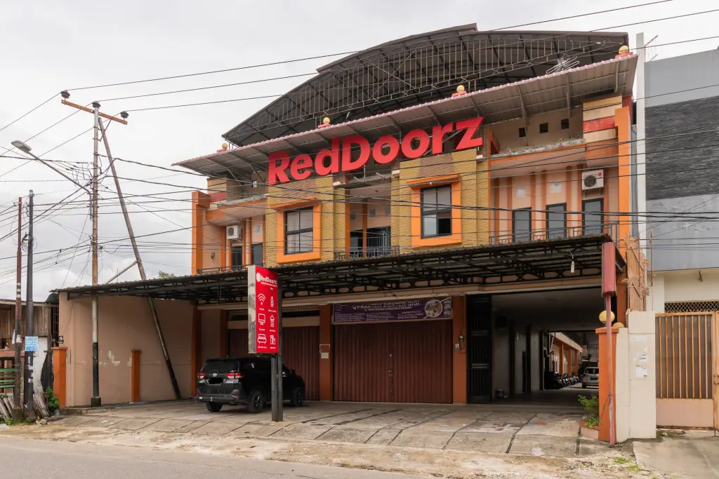 Паданг: RedDoorz Syariah near Universitas Putra Indonesia Padang