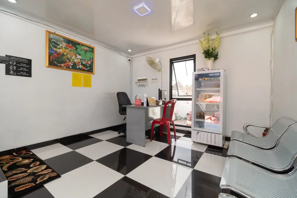 Бандар-Лампунг: RedDoorz near Tugu Coklat Pesawaran Lampung