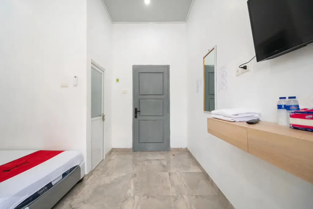 Бандар-Лампунг: RedDoorz near Tugu Coklat Pesawaran Lampung