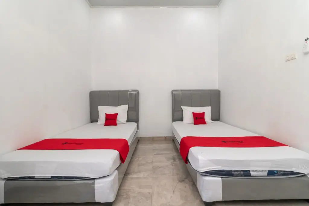 Бандар-Лампунг: RedDoorz near Tugu Coklat Pesawaran Lampung