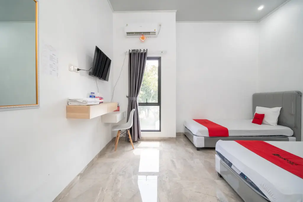 Бандар-Лампунг: RedDoorz near Tugu Coklat Pesawaran Lampung