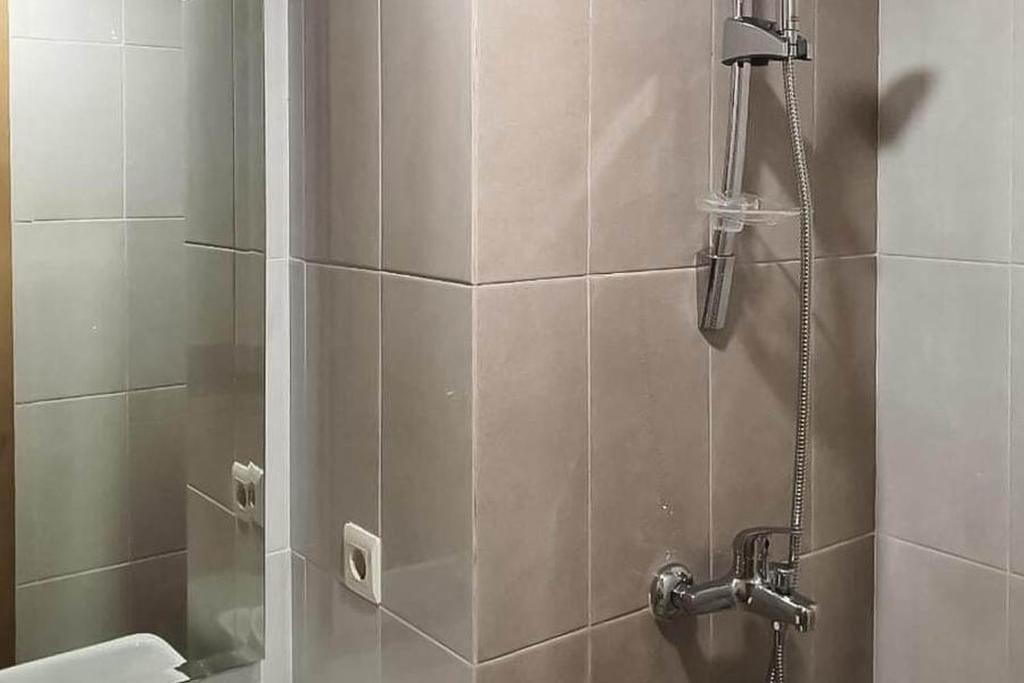 Джакарта: RedLiving Apartemen Padina Soho and Residence