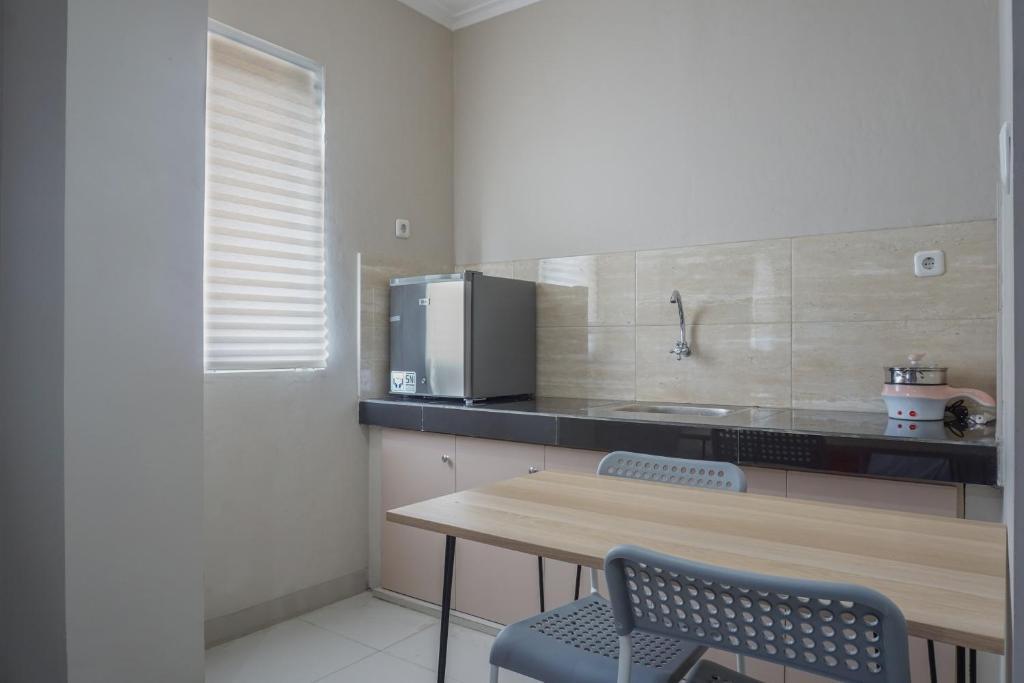 Residences by RedDoorz near MT Haryono - Minimum Stay 7 Days — фото 1