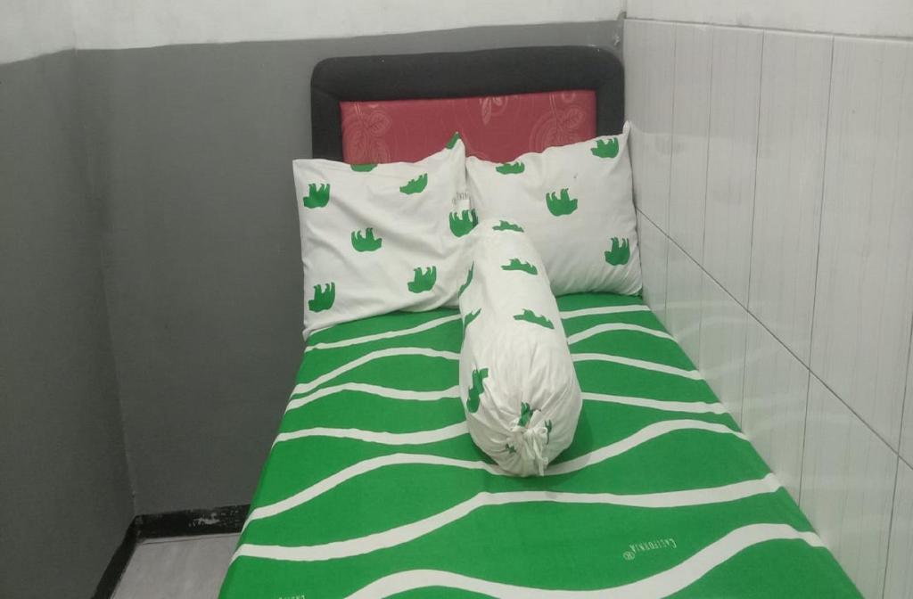 Бату: SPOT ON 90639 Tresno Syariah Homestay