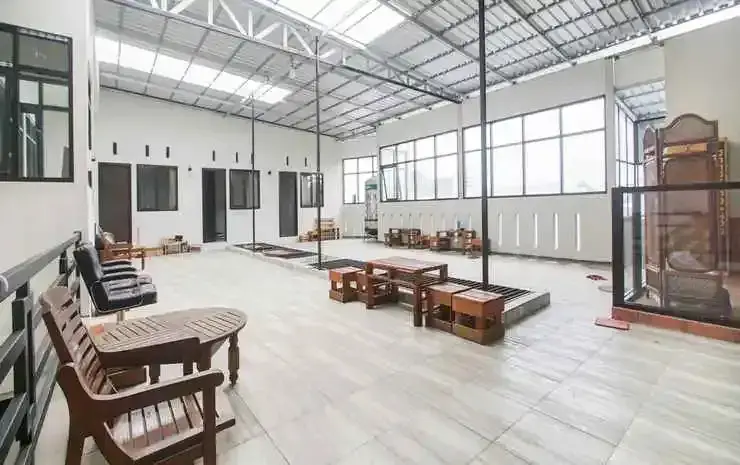 Маланг: SPOT ON 90902 Marhaban Guesthouse Syariah