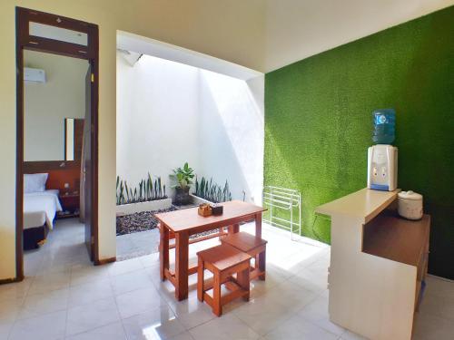 Бату: The Batu Villas Panderman Garden C5