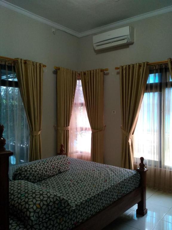 Чиребон: WIEN HOMESTAY 2 CIREBON - F9 Family Homestay