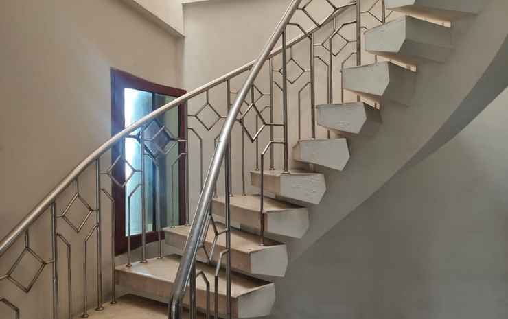 Сурабая: OYO 90800 Lemoon Inn Surabaya