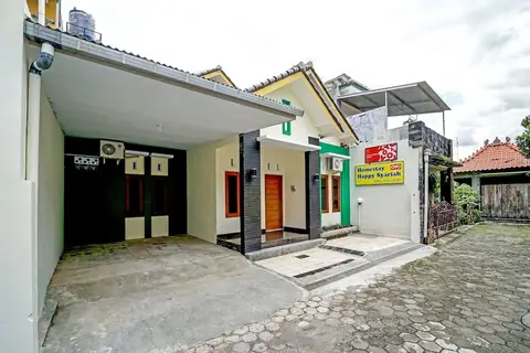 OYO 90869 Happy Homestay Syariah — фото 1